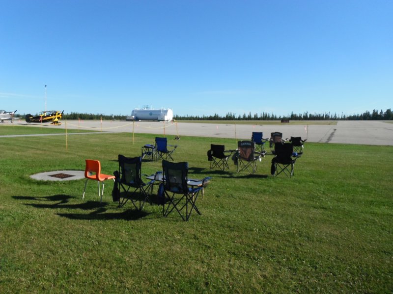 fridaymorningsettingup.jpg
